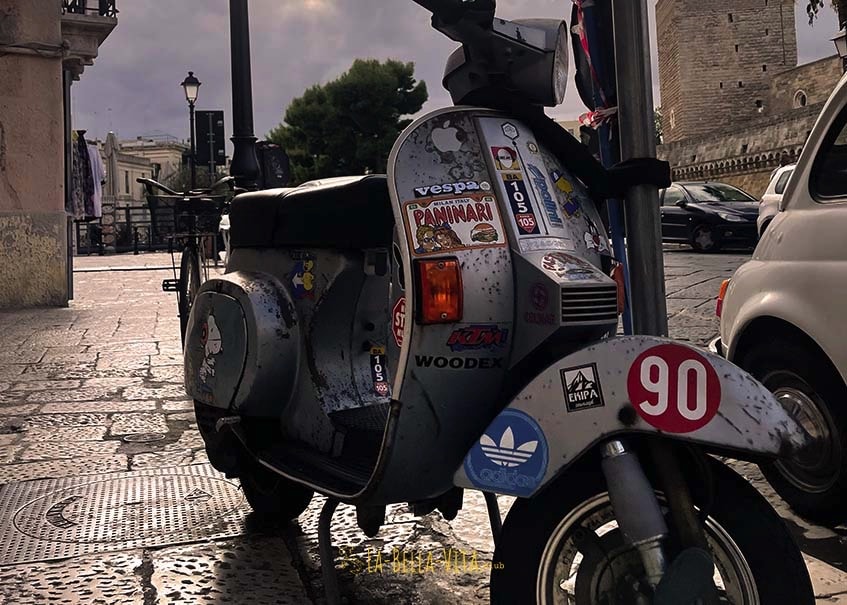 Motorroller fahren in Bari in Apulien