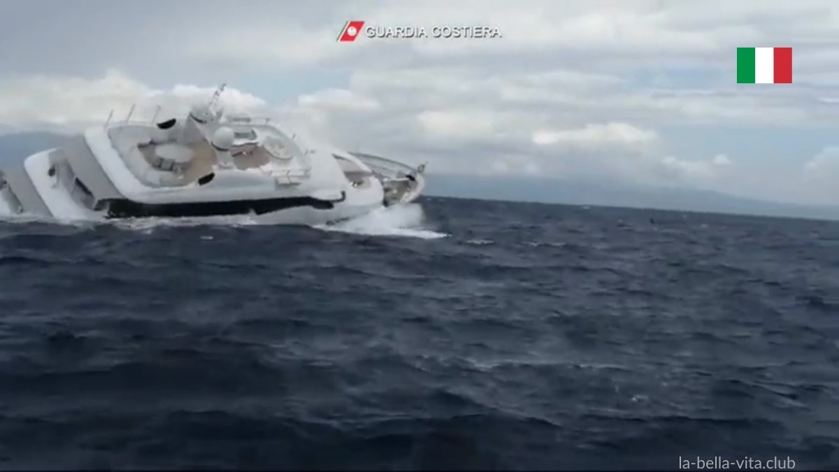 here yacht sinks off calabria