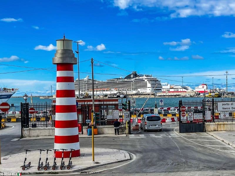 Bari in Apulien: eine authentische wilde Küstenstädt mit den Gebeinen des Heiligen NIkolaus