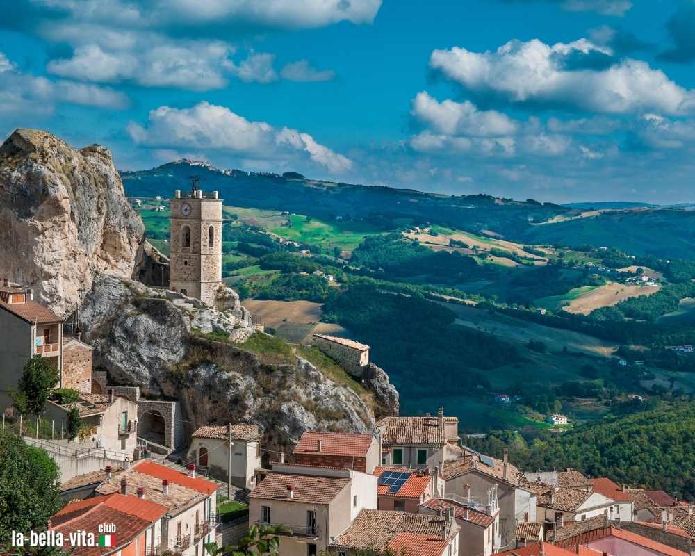 Pietracupa in Molise: ein spektakulärer Ausblick in die Weite Foto: stock.adobe.com/michele