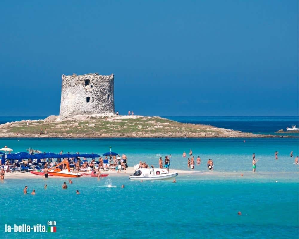 La Pelosa in Sicilia - Dal 2024, solo un massimo di 1.500 persone sono autorizzate a salire su questo stand.