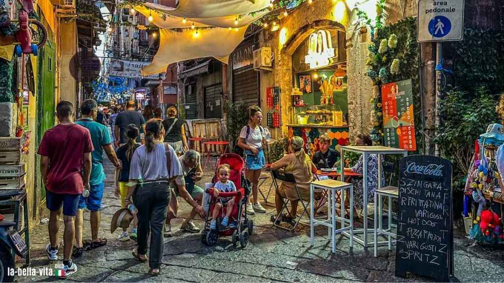 De noche por Nápoles